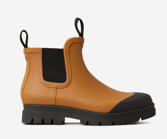 Short tan coloured wellies with a Chelsea boot cut